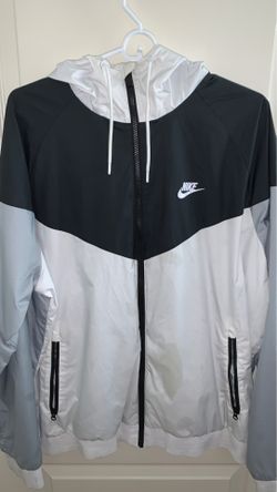 Nike Windbreaker size L