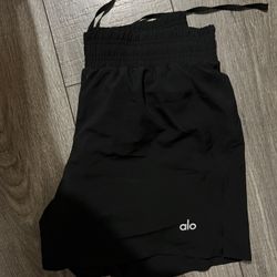 Size Small Alo Shorts Wit Built In Compression Pants