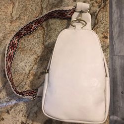 MODA LUXE CROSSBODY