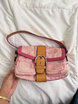 Coach Signature Shoulder Bag Pink