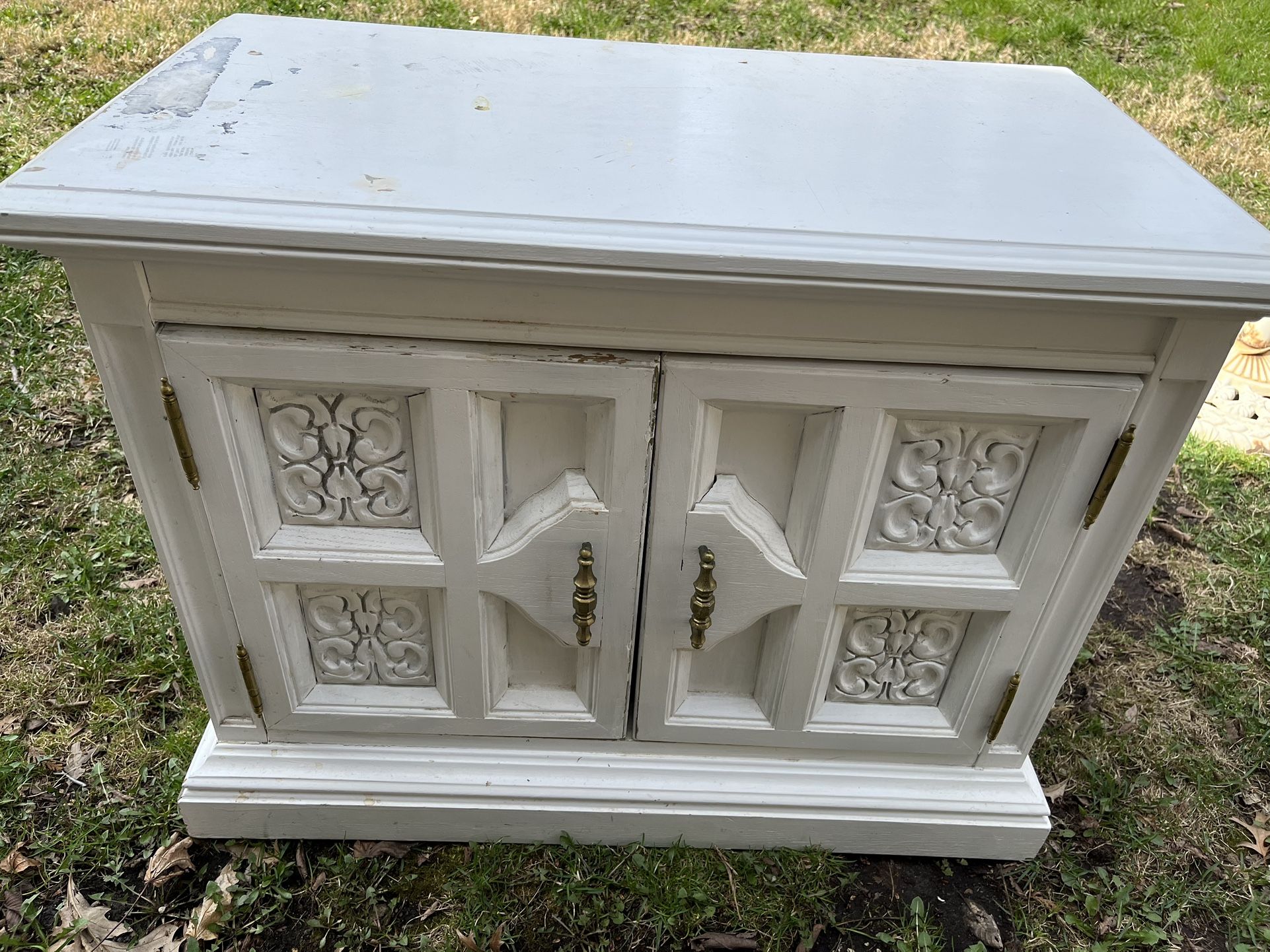 Elegant White Cabinet