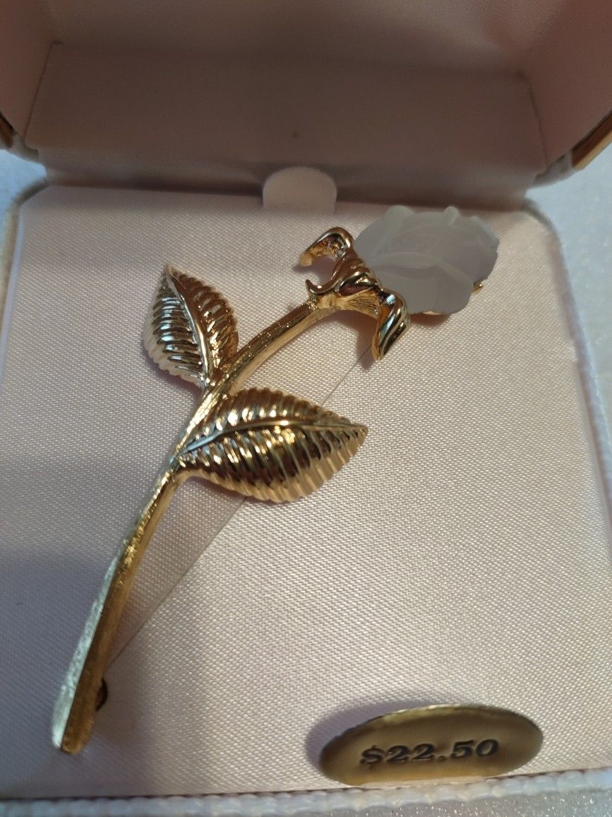 Vintage Monet White Stone Gold Leaf Brooch Beautiful