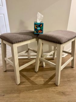 2x Jahsai upholstered white counter stool
