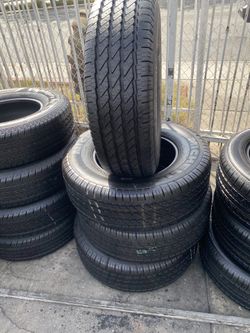 SET LT 265/70/17 MICHELIN SEMI NEW 95%TREAD LIFE $400 PRICE INCLUDES PROFESSIONAL INSTALLATION AND TAX