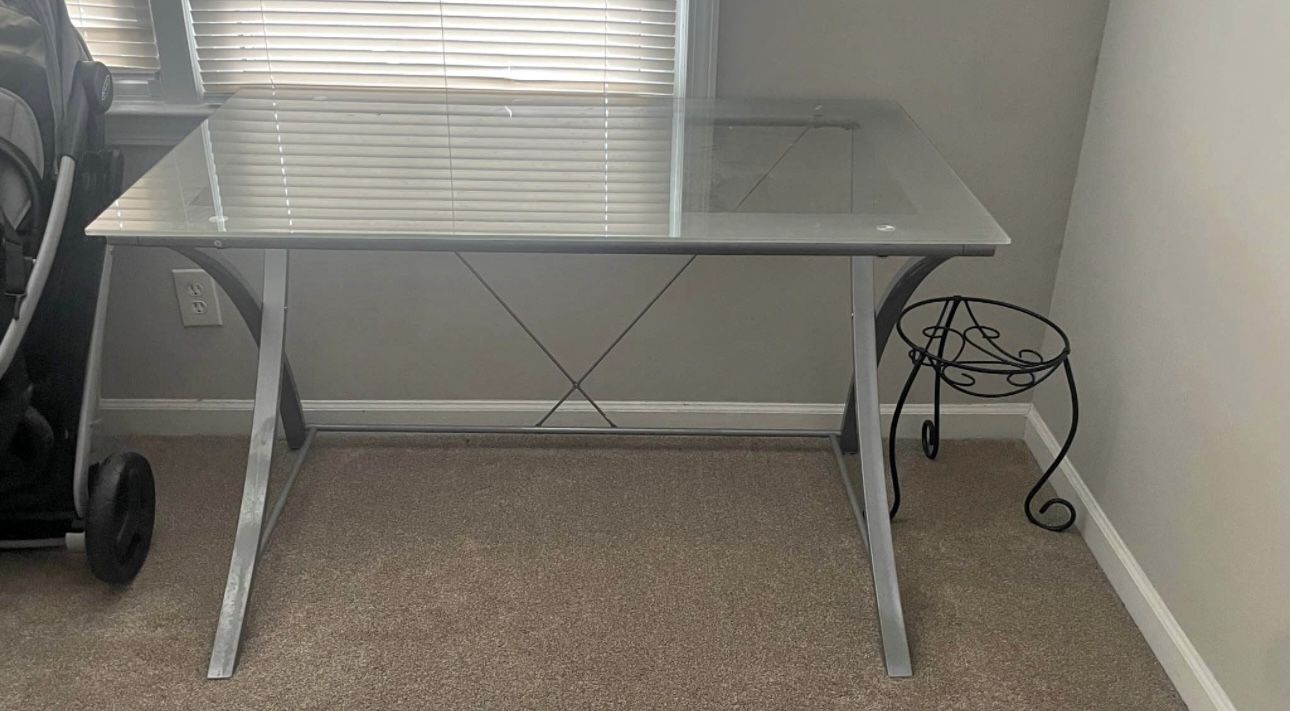 Office Desk Glass & Metal / Must Pickup