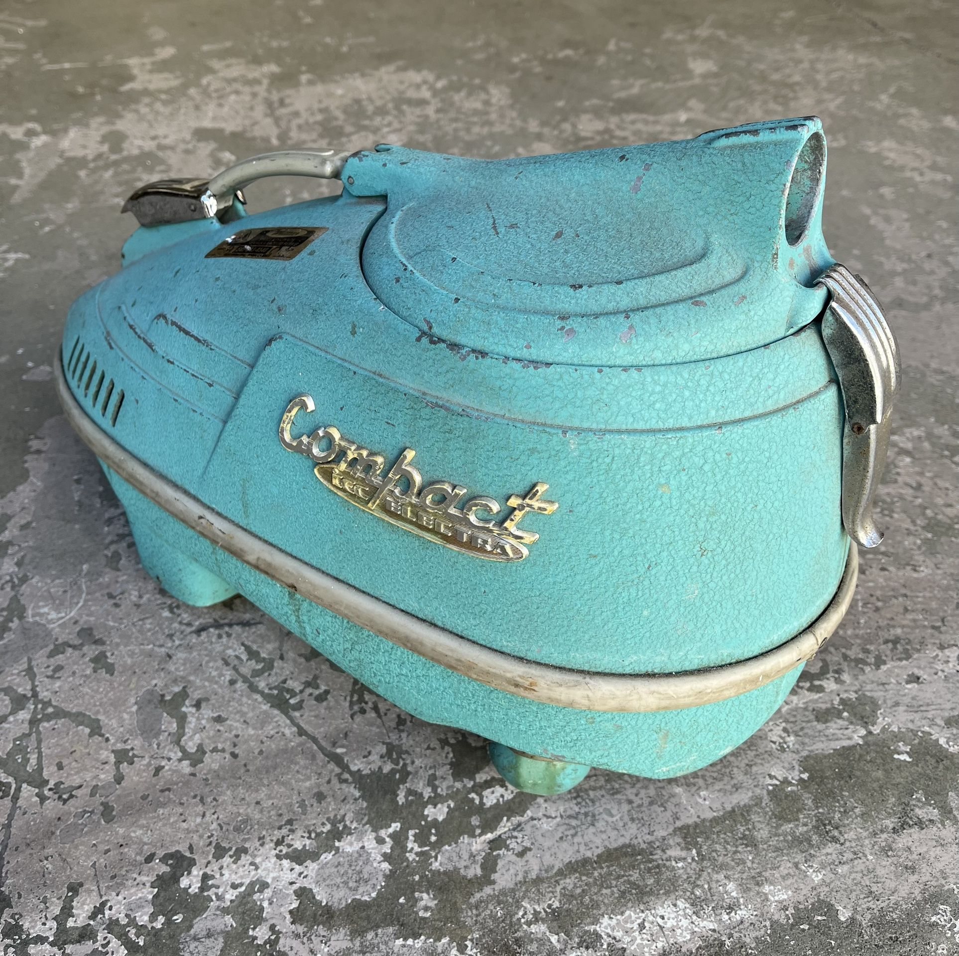 Vintage Compact Electra Vacuum W/Attachments