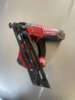 Milwaukee M18 FUEL. 15ga Finish Nailer (Tool Only)