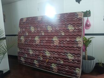 Queen sterling  serta mattress used