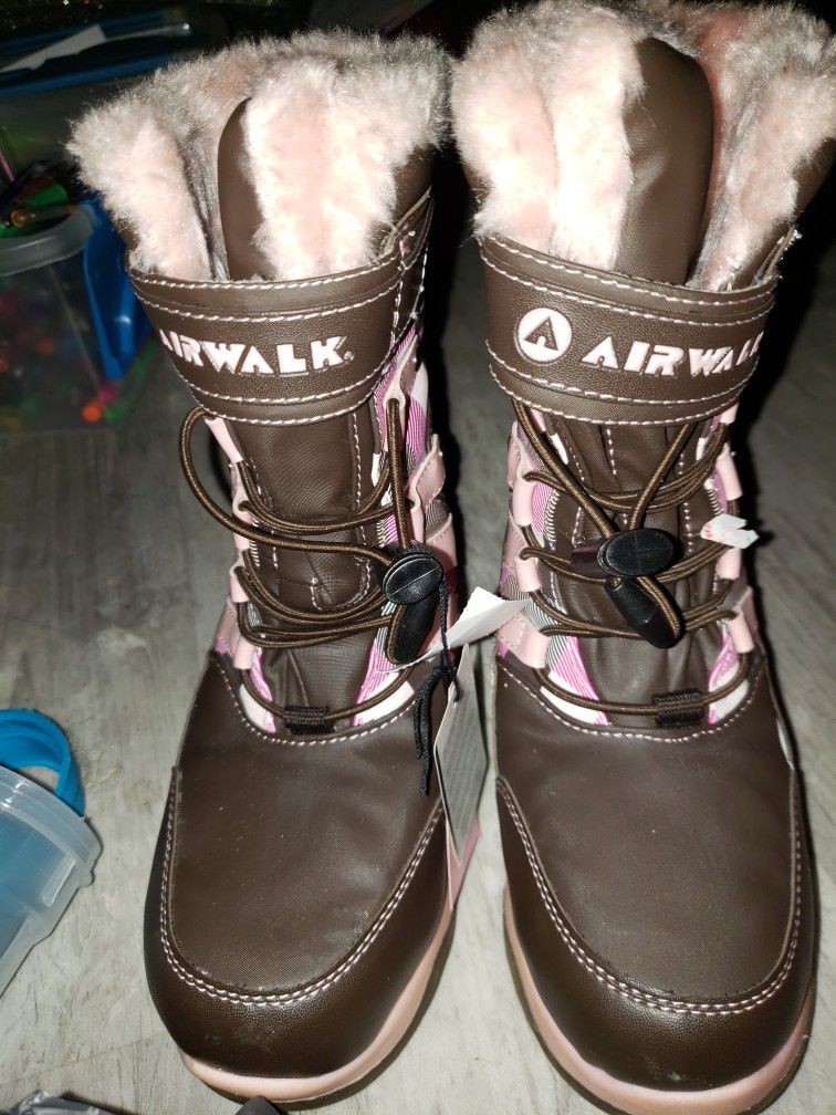 Airwalk Girls Brown And Pink Boots 