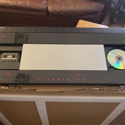 Beocenter 9000 Bang & Olufsen CD Player, Cassette And Radio FM, Amplifier With Cables In Working Order. $500  Firm On Price