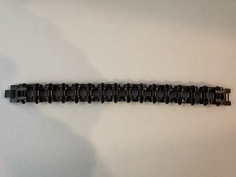 8.5” Black Men Heavy Sturdy Stainless Steel Motorcycle Bike Chain Bracelet Biker Wristband. Weighs 5.25 ounces