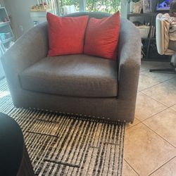 Oversized Swivel Chair 