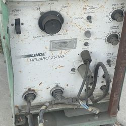 Linde AC/DC TIG/ Stick Heliarc 250HF Welder
