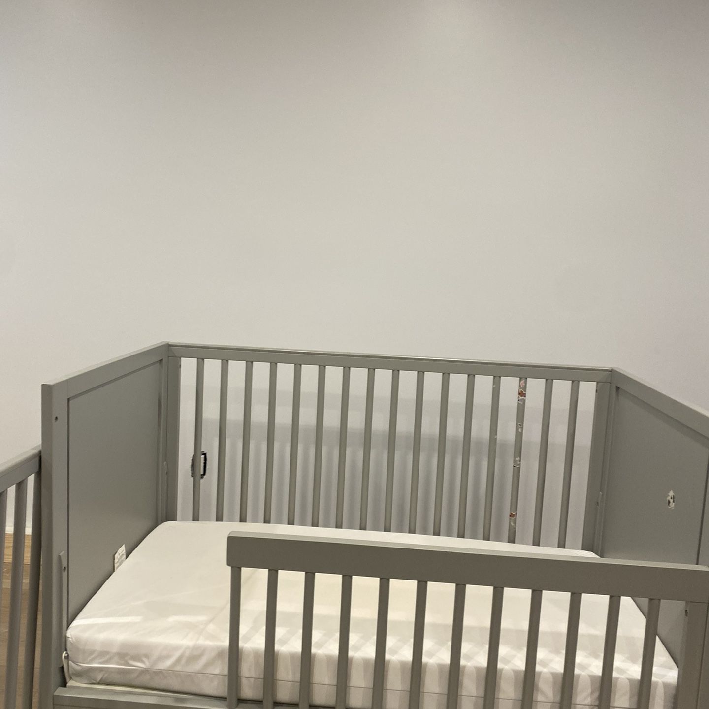 Baby Crib Convirtable