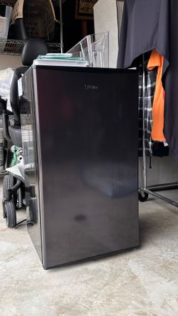 Midea Mini Fridge Compact Refrigerator, 3.3 cu ft, Black with Freezer Compartment