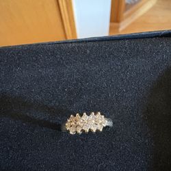 Gorgeous 10 Karat Diamond Ring! NEW
