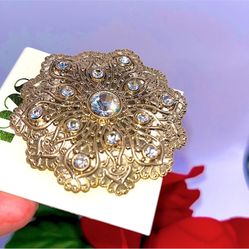 NWT 1928 Gold Tone Flower Crystal Pin / Brooch