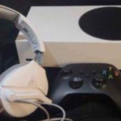 Xbox Series S With Turtle Beach Headset.