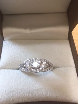 Diamond ring, stunning!