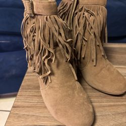 Three pairs of boots, all Size 9