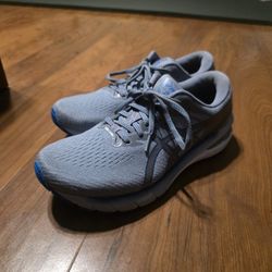 Asics GT 2000 10 Size 9 Running Shoe