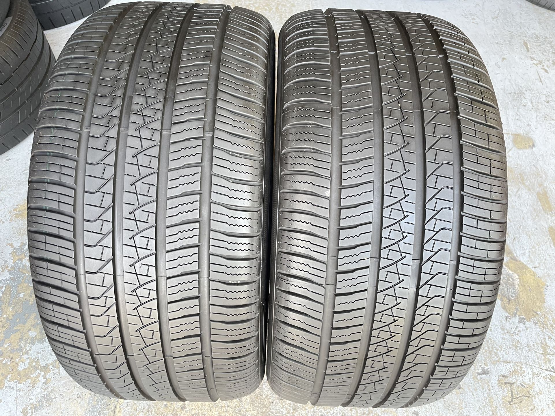 Two Tires 315/40/21 Pirelli Scorpion Zero Like New With 95-100% Left Great Mercedes GLE