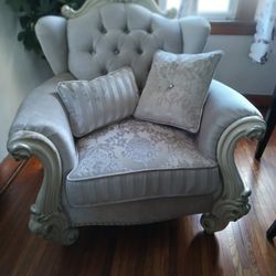 Chair Fit For A Queen 