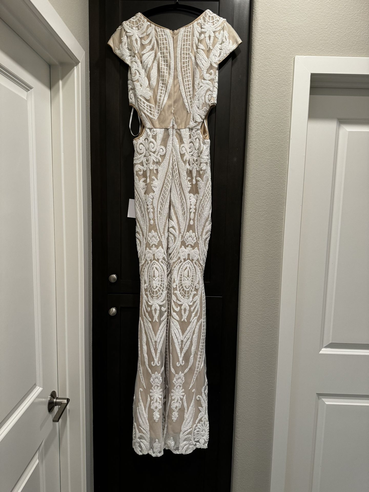 Wedding Gown With Sequins , Floor Length, Form Fitting - M
