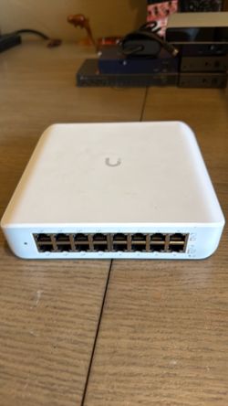 Ubiquiti UniFi Switch Lite 16 PoE USW-Lite-16-PoE 16-Port Managed Switch