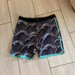 men’s Board Shorts Size 32, Hurley