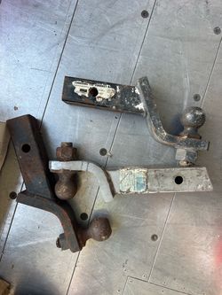 tow hitch 20$ each