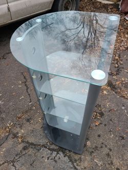 Nice Modern Display Shelf