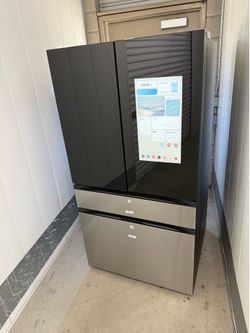 Samsung bespoke Refrigerator Family Hub in Counter Depth
