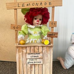 Seymour Mann Raggedy Ann Doll Lemonade Woodd Stand

