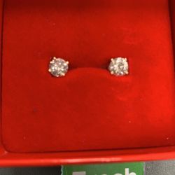 DIAMOND STUD EARRINGS