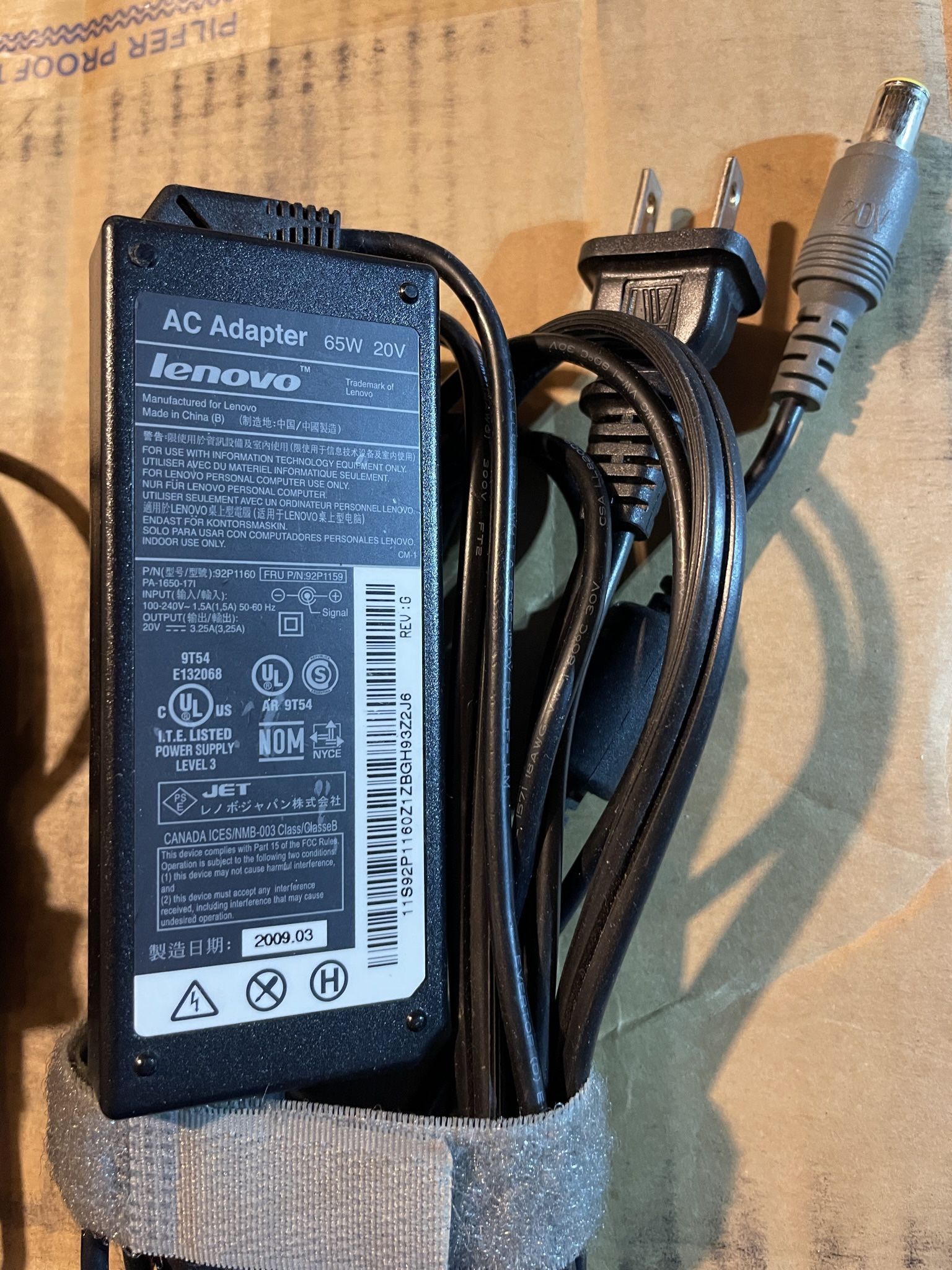 Lenovo 65 W Laptop Charger