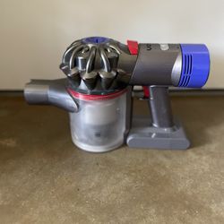 Dyson V7 Animal Vacuum 