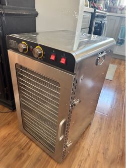 Food dehydrator