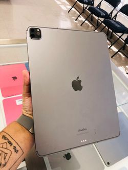 iPad Pro 6th gen 12.9inch 128gb