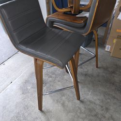 3 Counter Height Stools