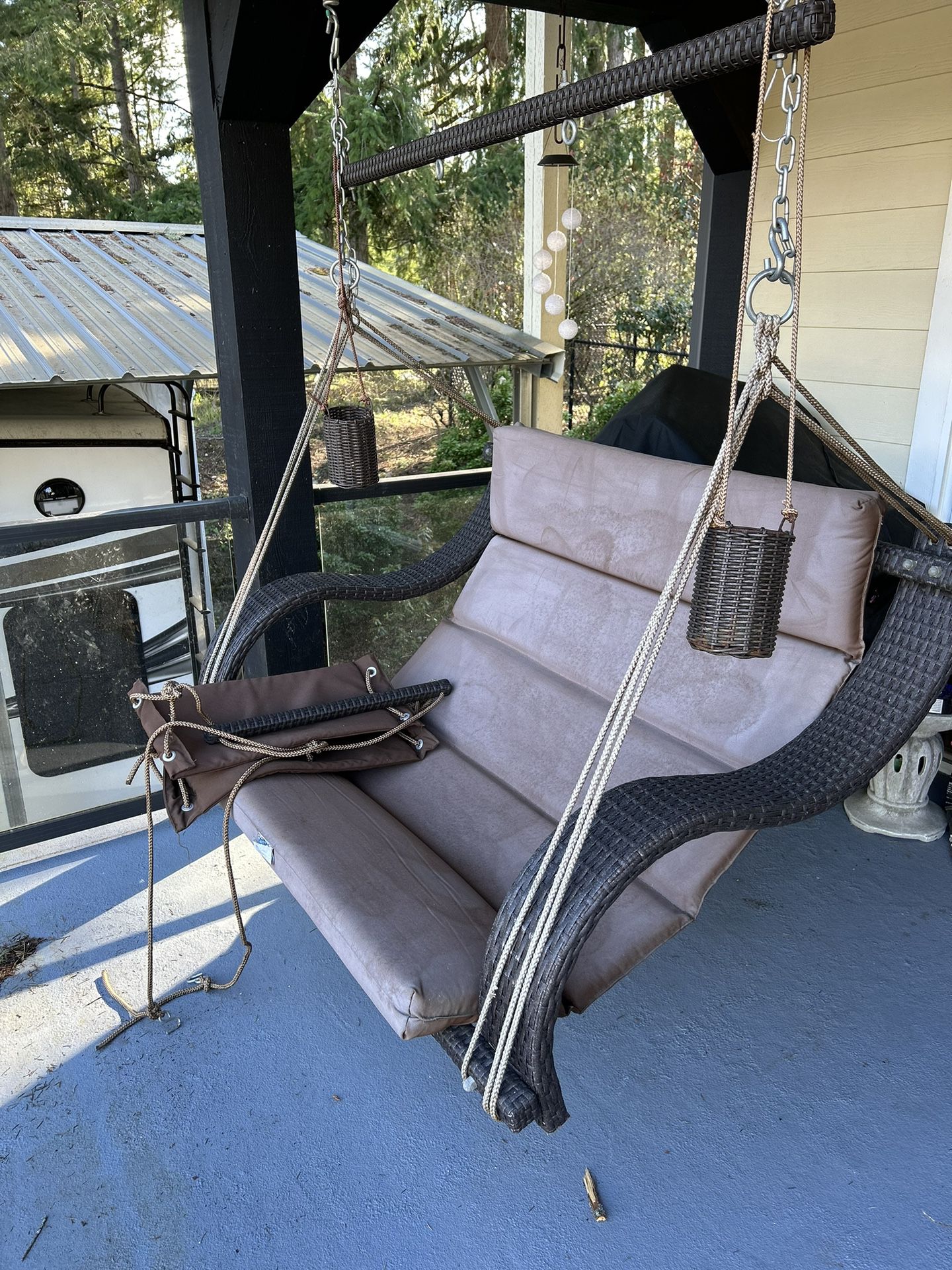 Patio/porch Swing