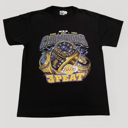 Los Angeles Lakers Championship 3 Peat 2002 vintage black and gold t shirt Size Large 