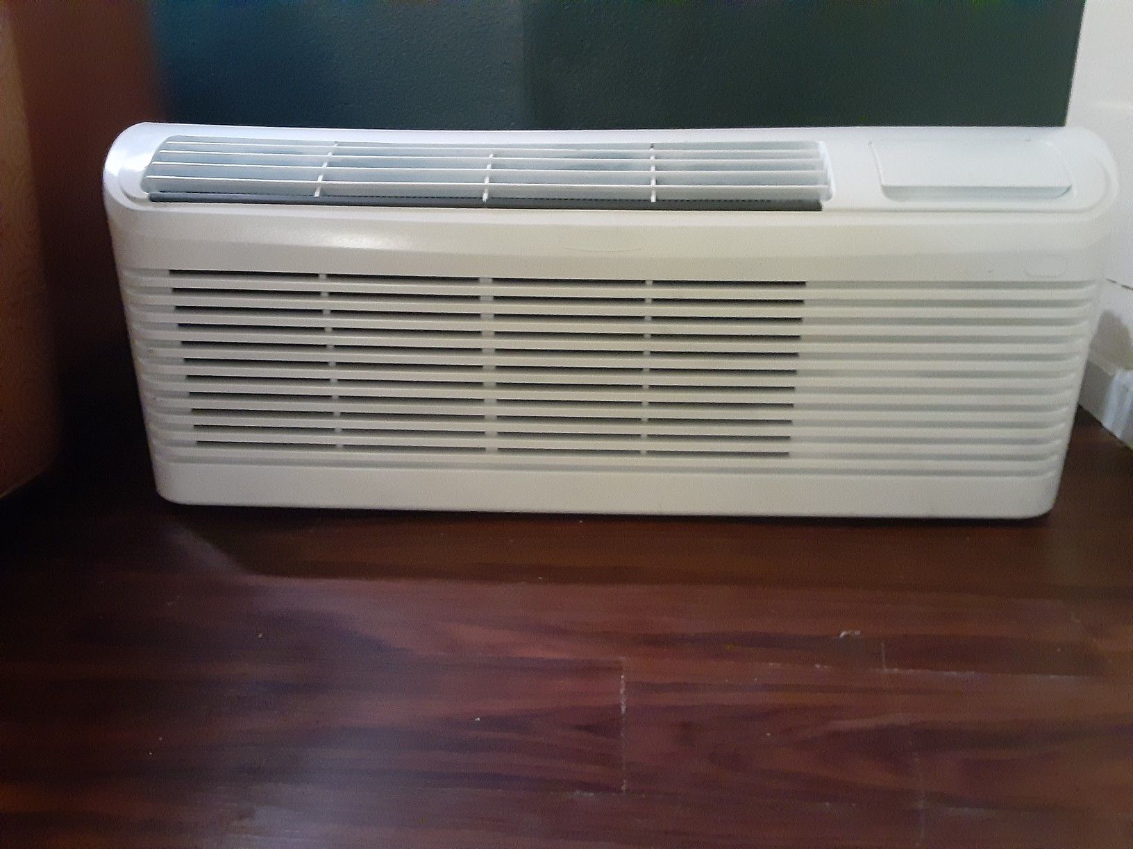 Wall sleeve air conditioner