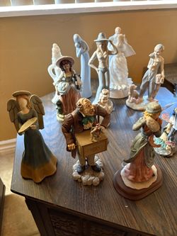Figurines