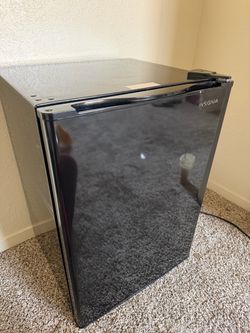 Insignia Mini Fridge Black