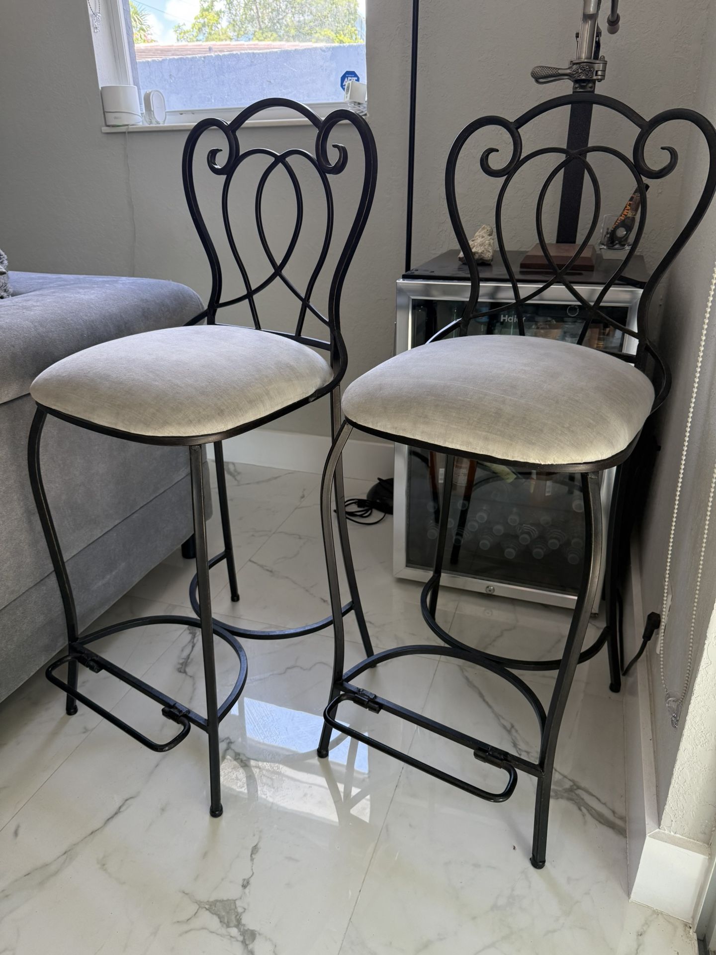 Bar Stools High Chairs
