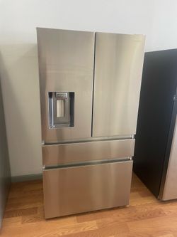 Like new samsung 4door stainless