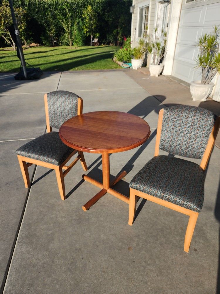 Kitchen Table & 2 Chairs 