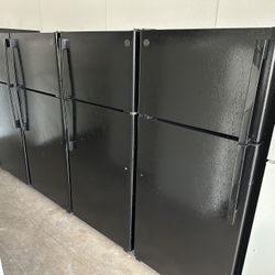 GE Refrigerator ( 1 Month Warranty)