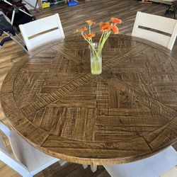Round Table 4 Chairs